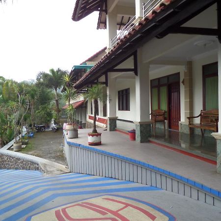 Sukapura Permai Hotel Lambangkuning Exterior photo